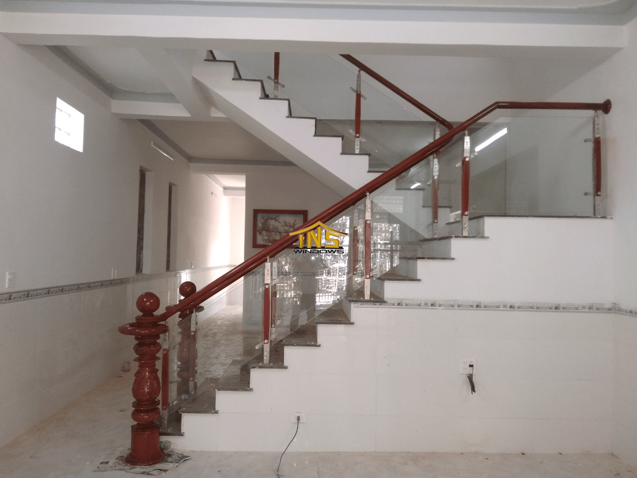 Nguyên tắc lựa chọn mẫu cầu thang kính đẹp năm 2023